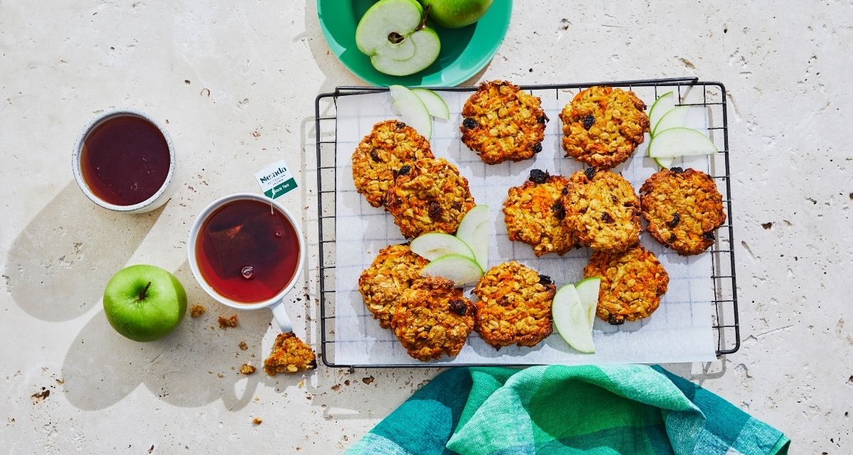 Healthy Apple and Oat Breakfast Cookies